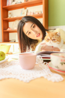 小茹和小黄狗